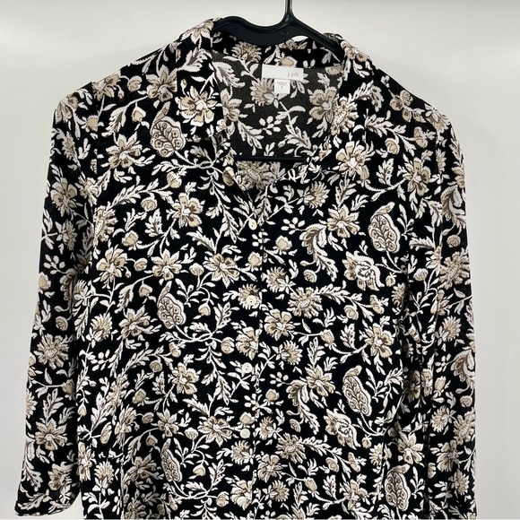 J Jill Rayon Black Cream Floral Blouse 3/4 Sleeve Button Up Shark Bite Hem - Picture 5 of 11